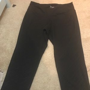 Old navy medium rise capris